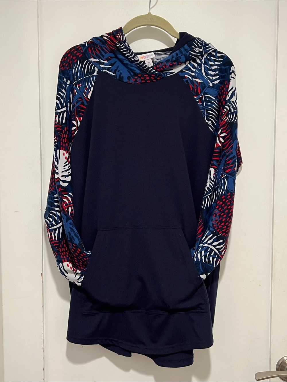 🎈3/$45 LuLaRoe “Amber” XL Navy Hoodie | Red White & Blue Abstract Print Sleeves
